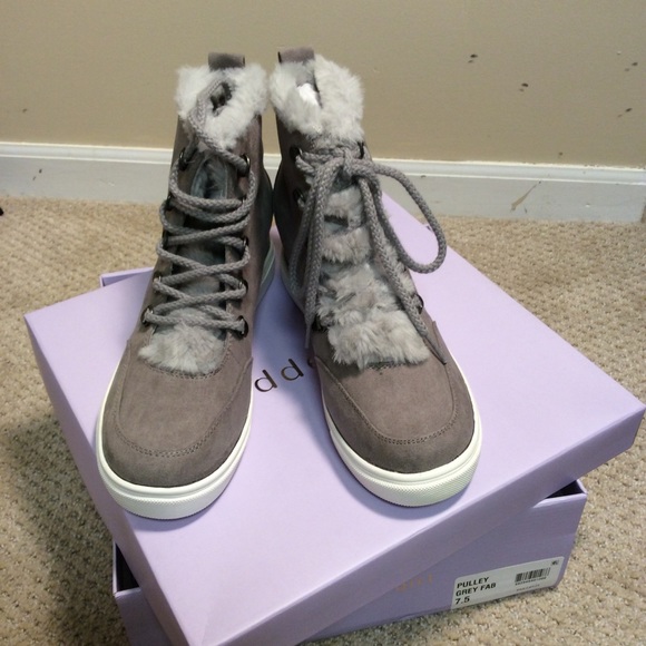 steve madden boots with fur
